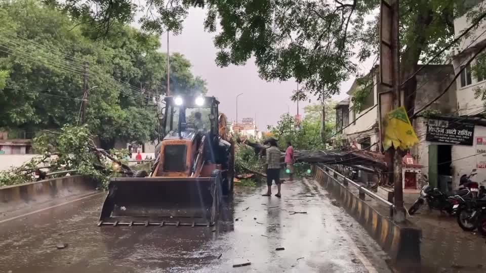 Mais de 100 pessoas morrem após tempestade no estado mais populoso da Índia