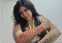 Jovem de comunidade do RJ é aprovada em Stanford e outras 4 universidades