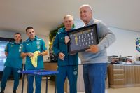 Em homenagem na Granja Comary, Felipão pede que seleção se doe pelo Brasil