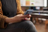 Celular sem internet melhora a felicidade e o foco, mostra estudo