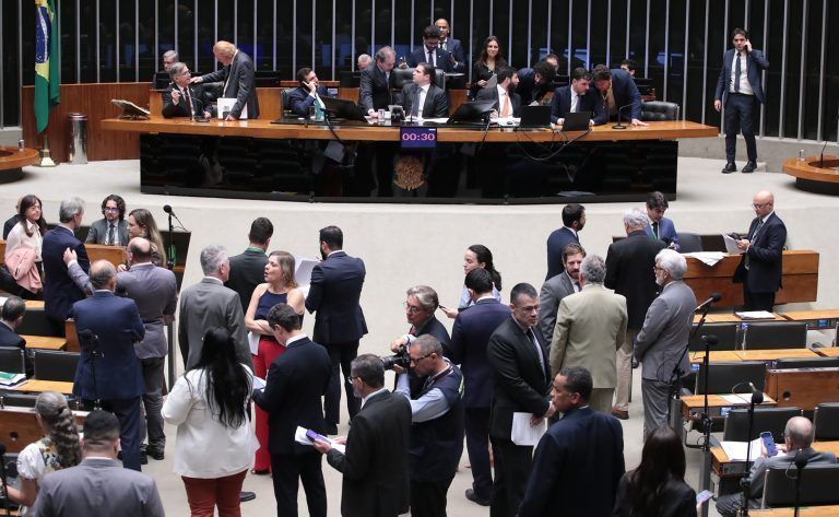 Câmara aprova Profert e projeto volta ao Senado