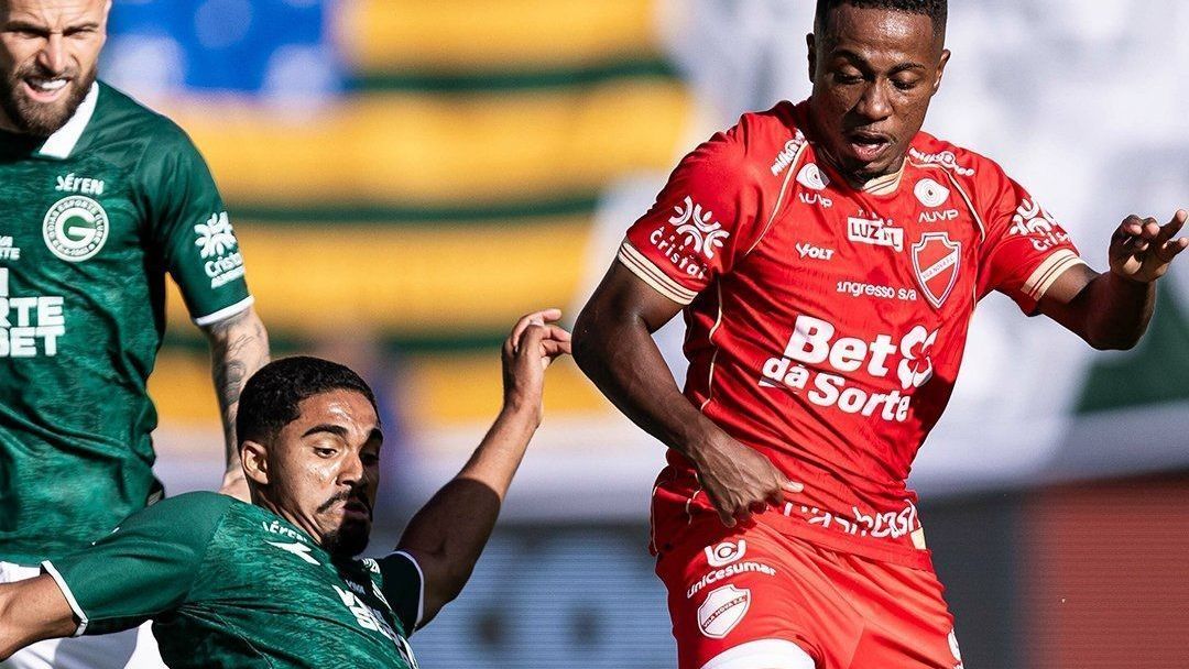 Lance de Goiás x Vila Nova pela Série B do Campeonato Brasileiro