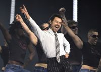Fãs de Harry Styles reclamam de visão em área VIP; equipe se pronuncia