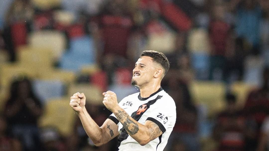 Hugo Moura comemora gol que empatou o clássico entre Flamengo e Vasco no Maracanã