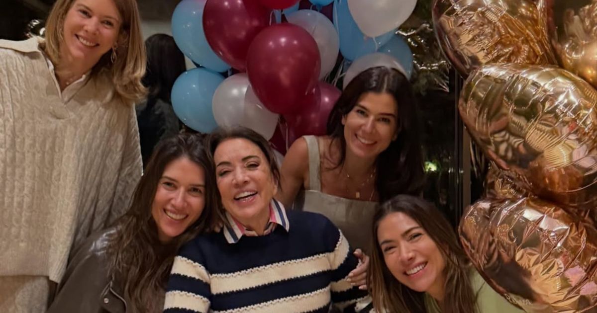 Filhas de Silvio Santos posam juntas e detalhe chama atenção: “Tudo igual”