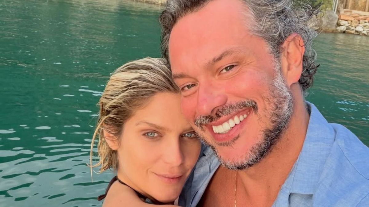 No Dia da Visibilidade Lésbica, filha de Sandra Annenberg posa com namorada