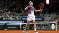 João Fonseca x Mensik: horário e onde assistir às quartas de Roland Garros