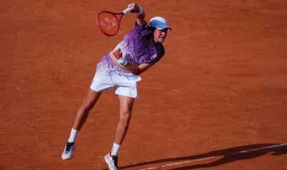 João Fonseca na partida contra Luka Pavlovic, válida pela primeira rodada de Roland Garros