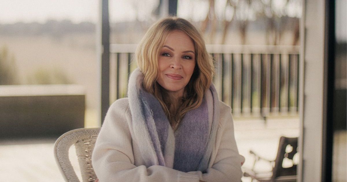 Kylie Minogue relembra câncer de mama e críticas em nova série documental