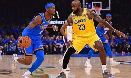 Shai Gilgeous-Alexander e LeBron jogando
