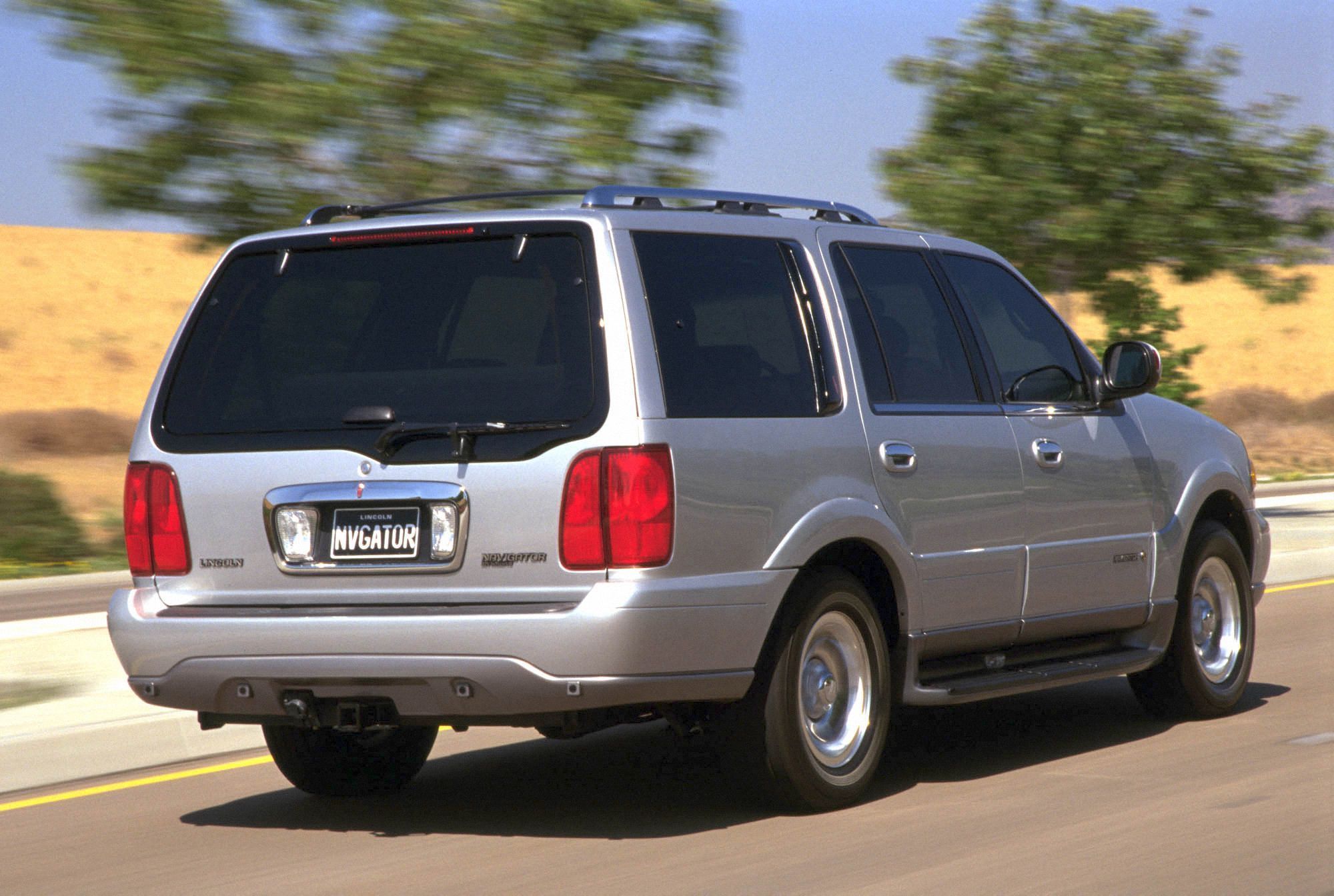 Lincoln Navigator de primeira geração: modelo full size do segmento luxo • Divulgação