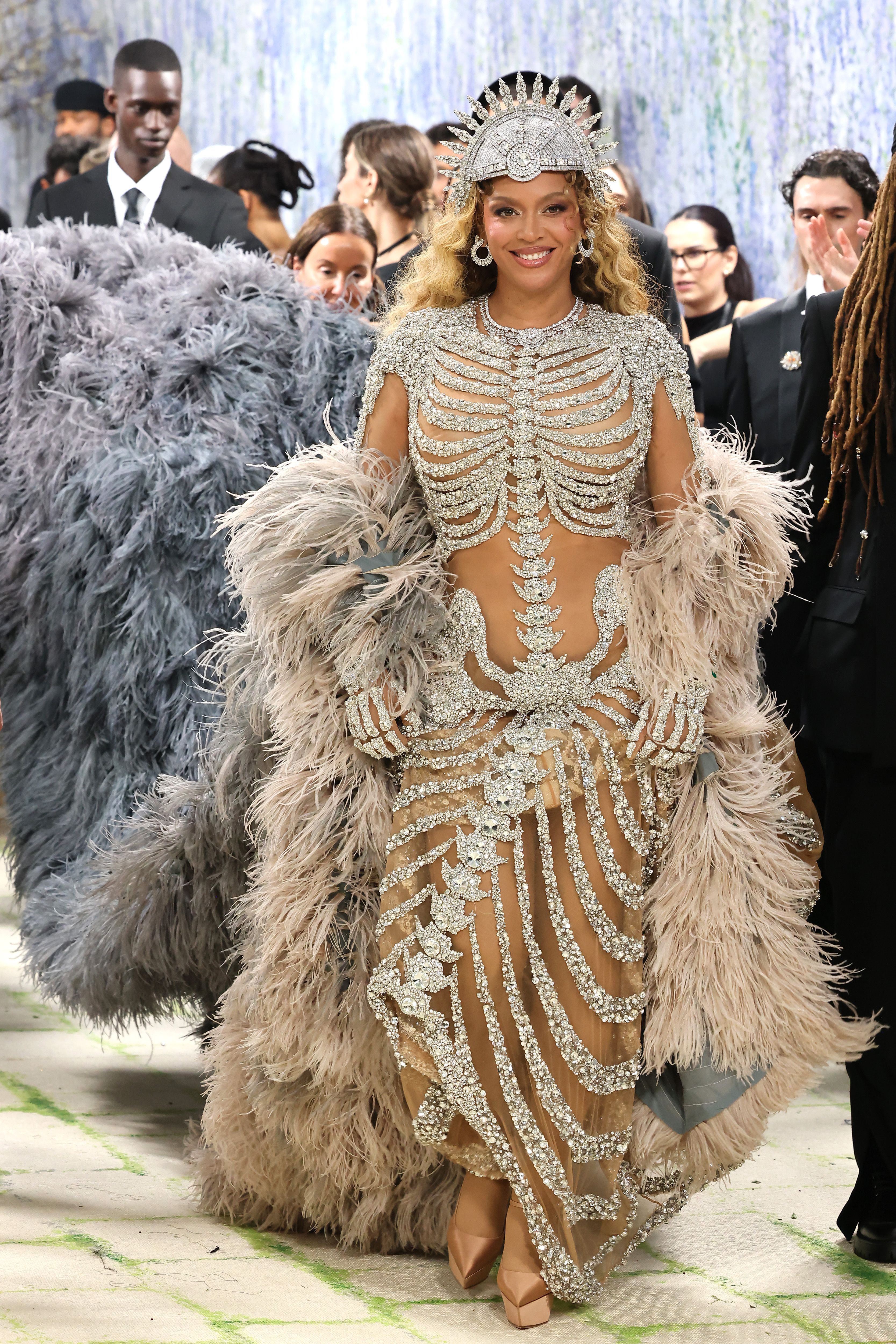 Beyoncé posa no tapete vermelho do Met Gala 2026 • Julian Hamilton/Getty Images