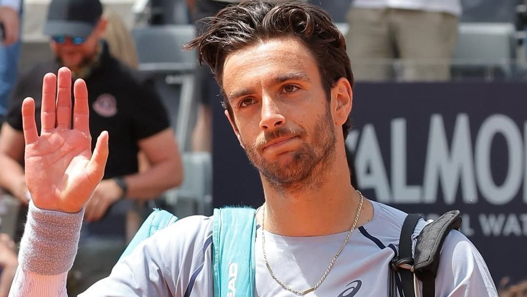 Lorenzo Musetti desistiu de disputar Roland Garros devido a uma lesão na coxa