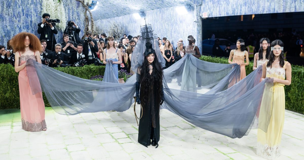 Entenda significado oculto por trás do look de Madonna no Met Gala