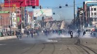 Polícia usa gás lacrimogêneo contra manifestantes na Bolívia