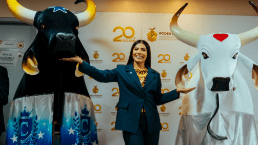 Ex-BBB 26 Marciele Albuquerque recebeu o título de Cidadã Amazonense e a Medalha Ruy Araújo