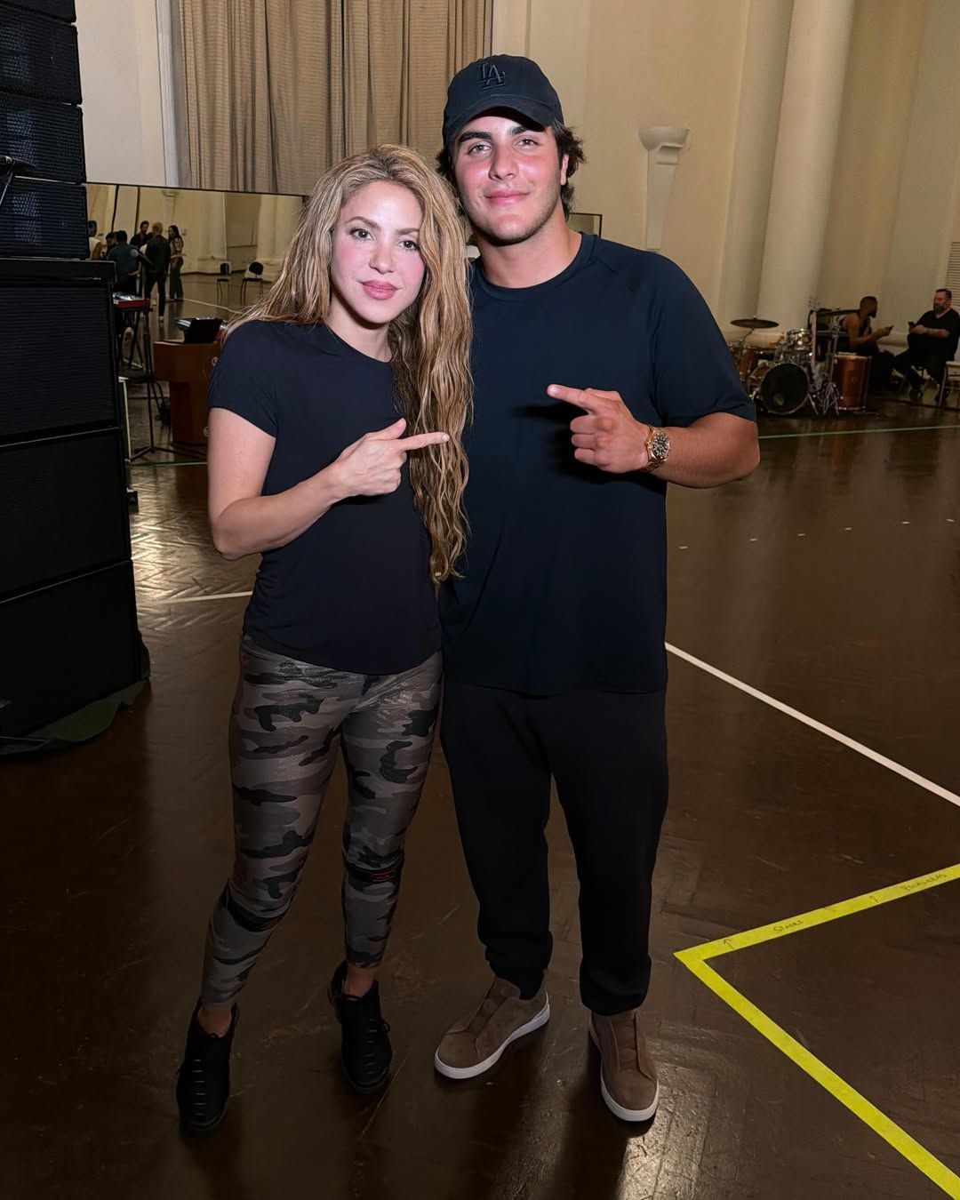Marcelo Sangalo e Shakira nos bastidores do Todo Mundo no Rio • Instagram/Marcelo Sangalo