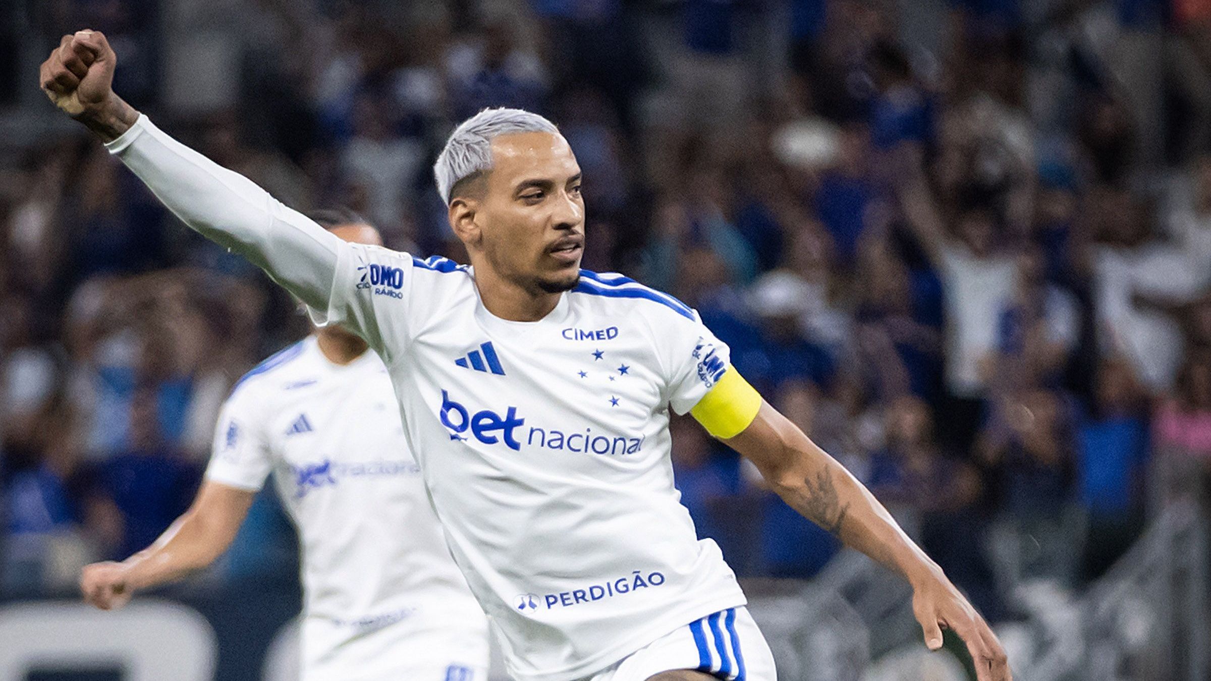 Matheus Pereira, do Cruzeiro, celebra gol contra o Fluminense