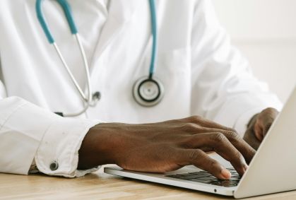 Medicina Segura: CRM lança canal para denúncia de procedimentos irregulares