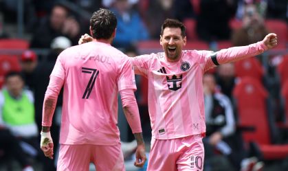 Messi comemora gol do Inter Miami com Rodrigo De Paul