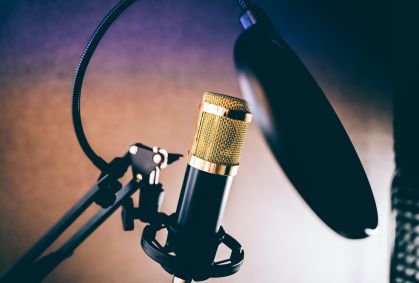 Por que o mundo ainda canta em inglês?