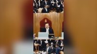 Presidente da Suprema Corte da Índia revolta ao chamar jovens de baratas