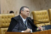 Dino pede vista e suspende julgamento sobre royalties do petróleo