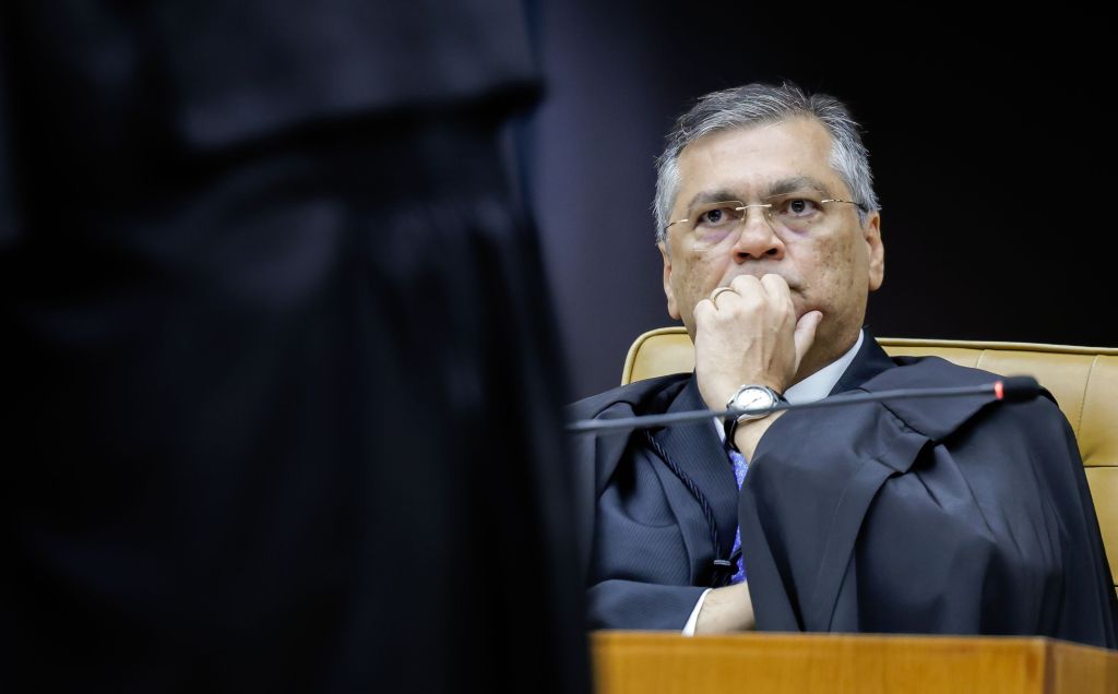 Dino manda Polícia Federal ampliar investigações sobre orçamento secreto