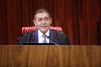 Nunes Marques volta a defender urnas em 1ª sessão como presidente do TSE