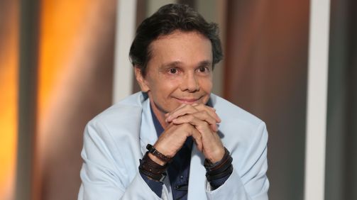 Cantor e compositor Netinho no programa "Sem Censura", da TV Brasil