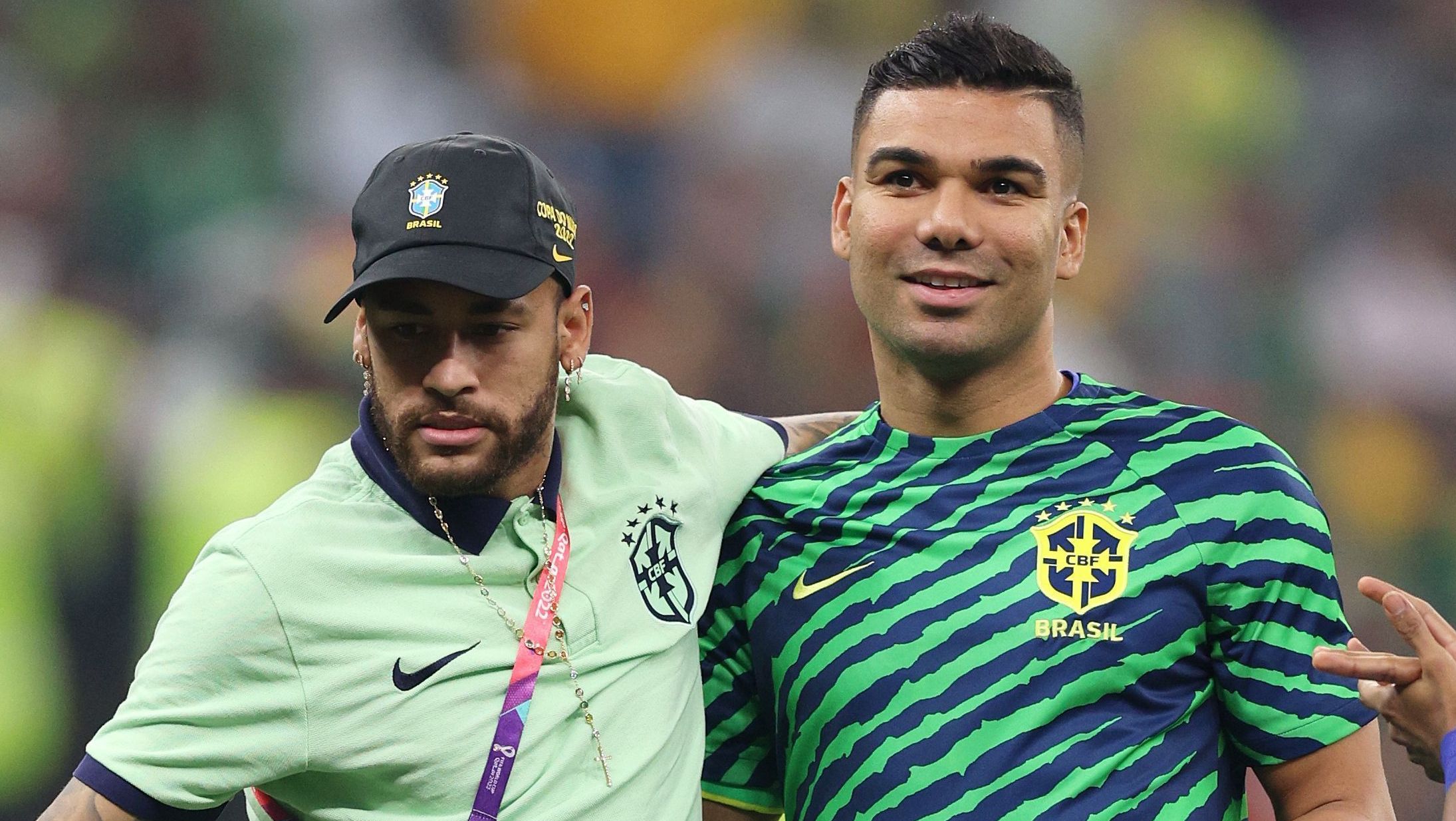 Neymar e Casemiro durante a Copa do Mundo de 2022, no Catar