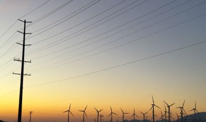 Turbinas eólicas em Palm Springs, Califórnia, EUA, em 12 de outubro de 2024