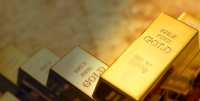 Ouro cai com dólar mais forte em meio a conflito no Oriente Médio