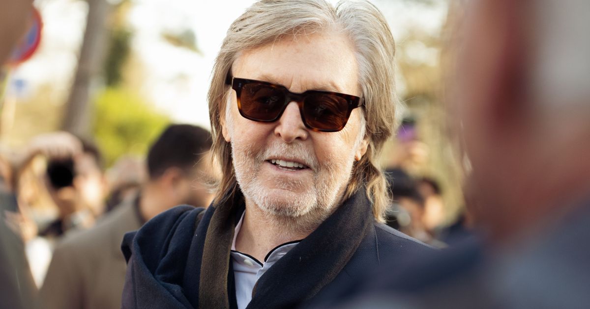 Paul McCartney compara fama de Swift a Beatlemania: “Avô da nova geração”
