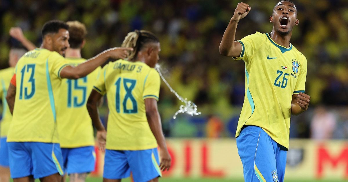 Rayan marca golaço e amplia para o Brasil contra o Panamá