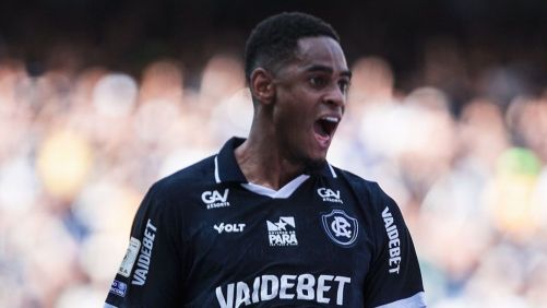 Jajá comemora gol do Remo contra o Athletico-PR