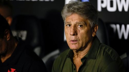 Renato Gaúcho, técnico do Vasco, no banco de reservas de São Januário