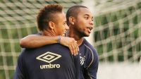 Na prisão, Robinho descobre agressão de Neymar ao filho e se revolta