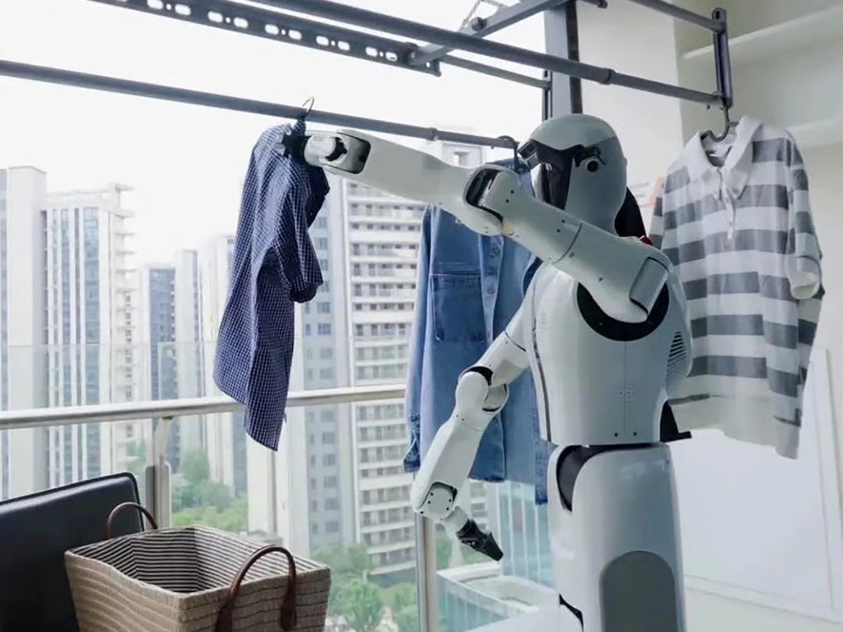 robô-doméstico-estendo-roupas-no-varal