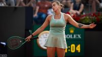 Número 1 do mundo, Sabalenka sofre virada e eliminação precoce em Roma