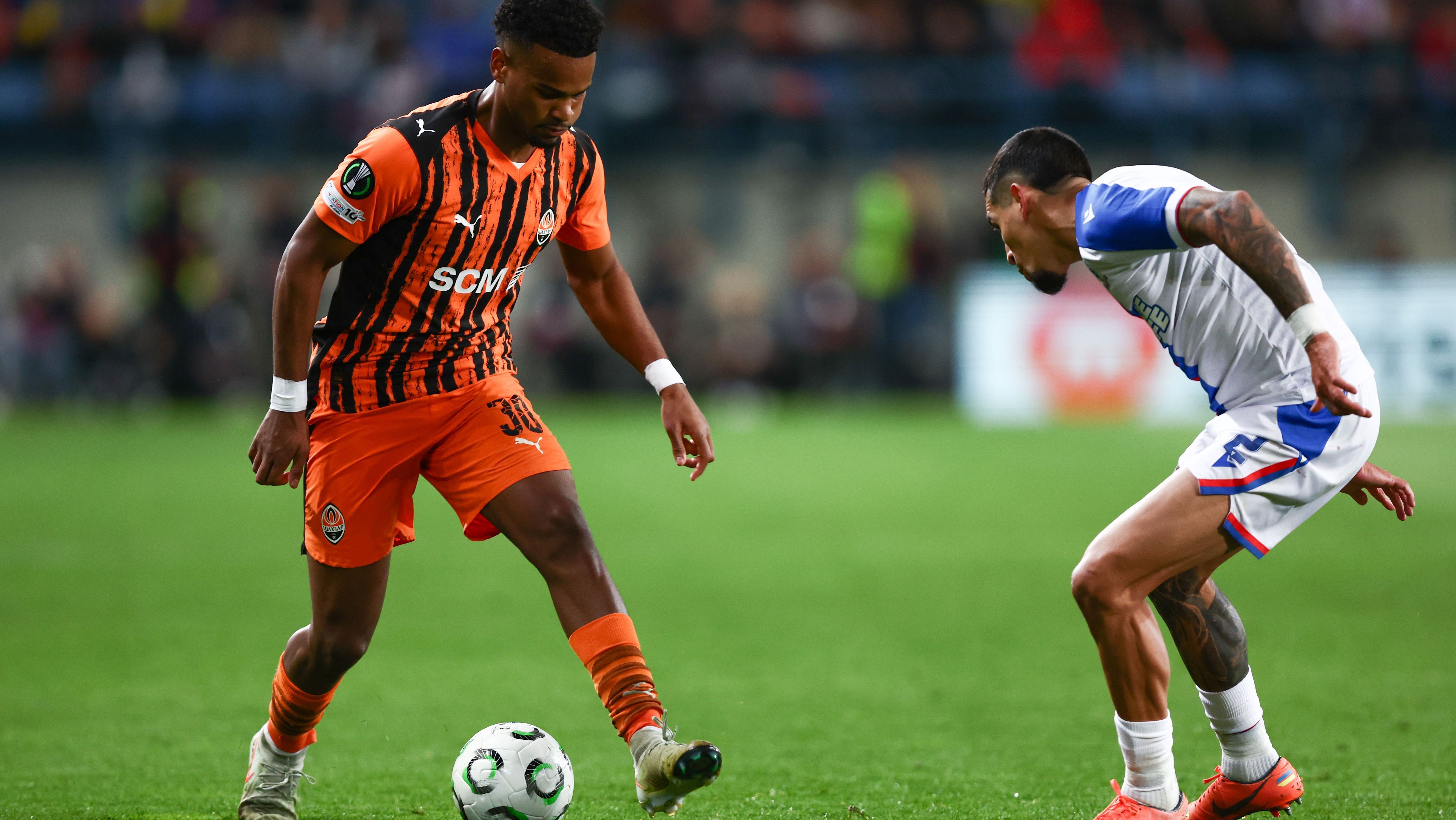Jogo de ida da semifinal da Conference League entre Shakhtar Donetsk e Crystal Palace