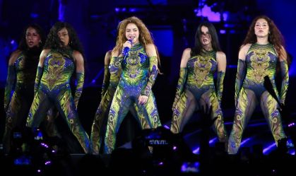 Shakira se apresentando em Copacabana