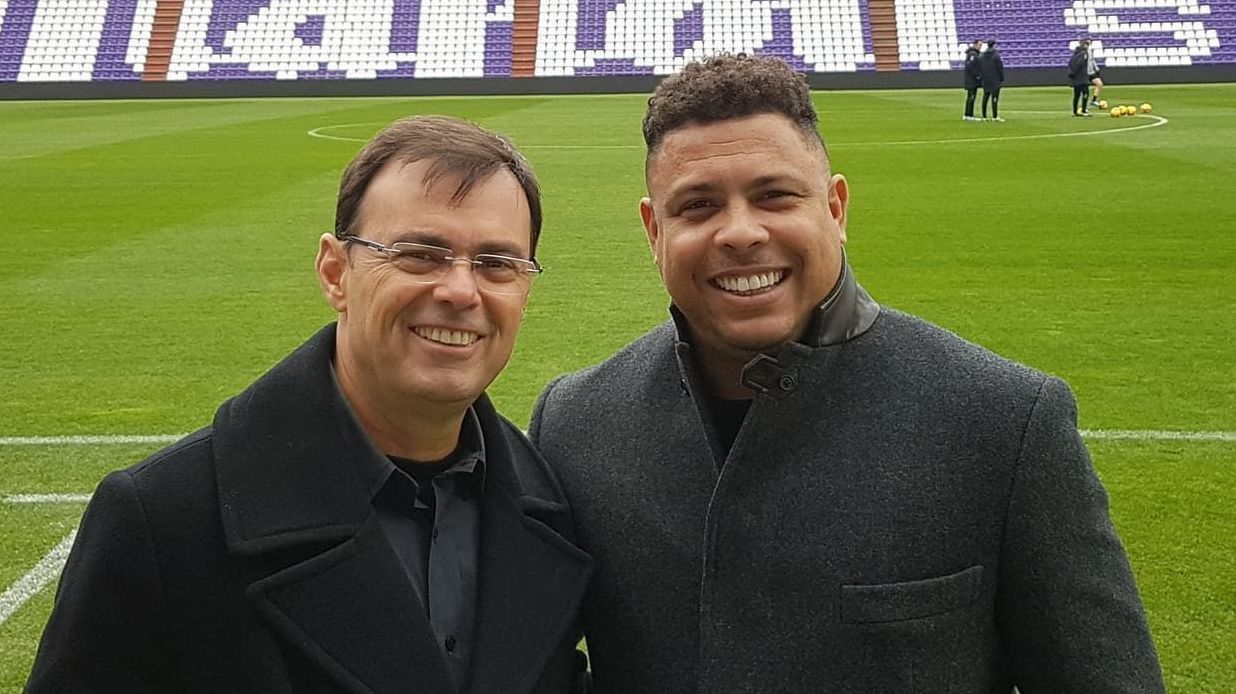 Tino Marcos ao lado de Ronaldo, amigo do jornalista dos tempos de cobertura da Seleção Brasileira