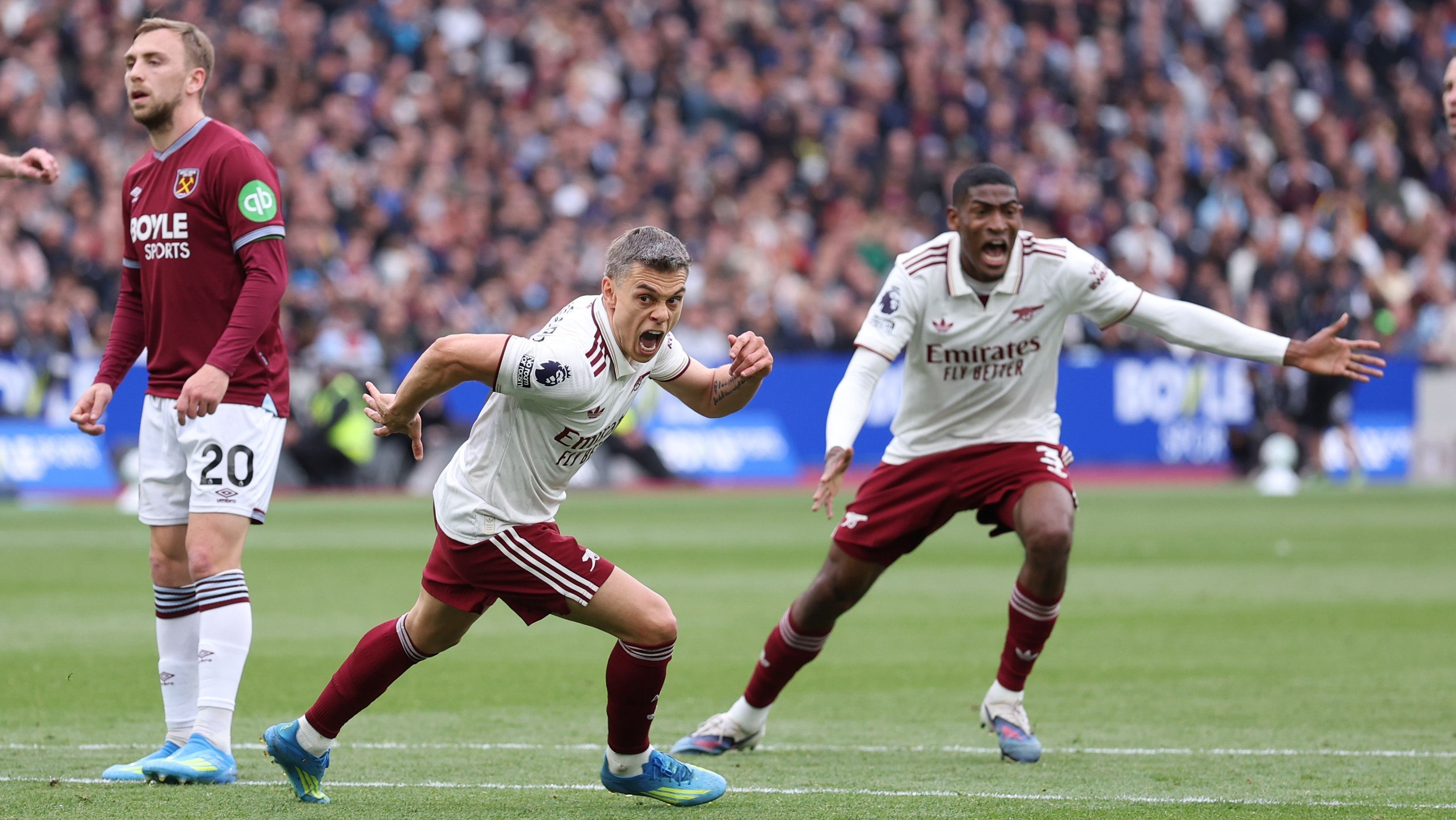 Trossard comemora gol contra o West Ham