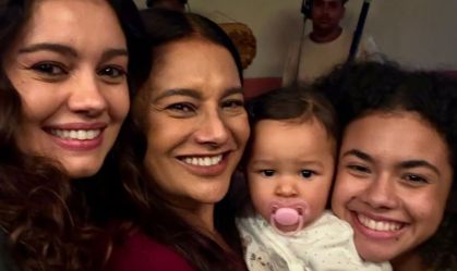 Dira Paes compartilha fotos das "4 Graças" na reta final da novela