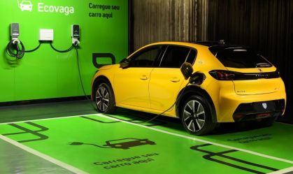 Vaga para carros elétricos e híbridos