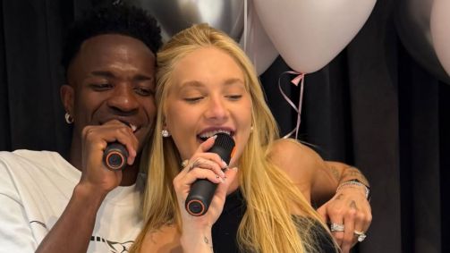 Vini Jr posa ao lado de Virginia Fonseca