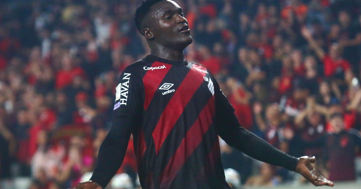 Viveros marca no fim e Athletico-PR vence o Mirassol pelo Brasileirão