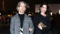 Conheça o marido e filhos de Anne Hathaway, que espera 3º herdeiro