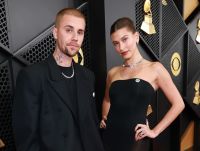Justin Bieber beija Hailey enquanto comemoram vitória dos Knicks; veja